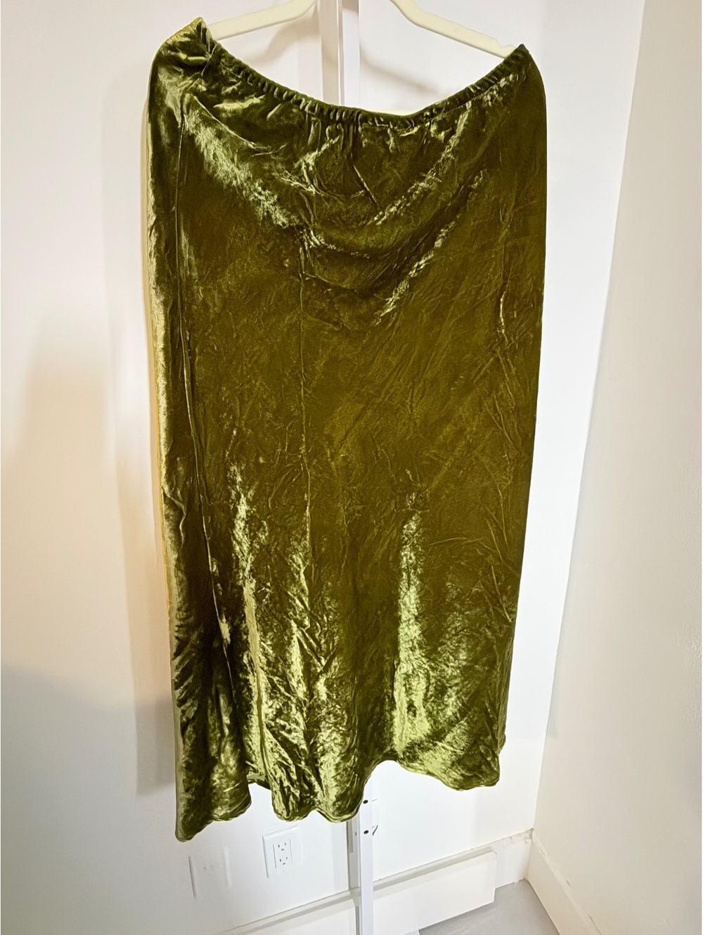 NWT Bryn Walker Olive Green Velvet Midi Skirt with Elastic Waistband